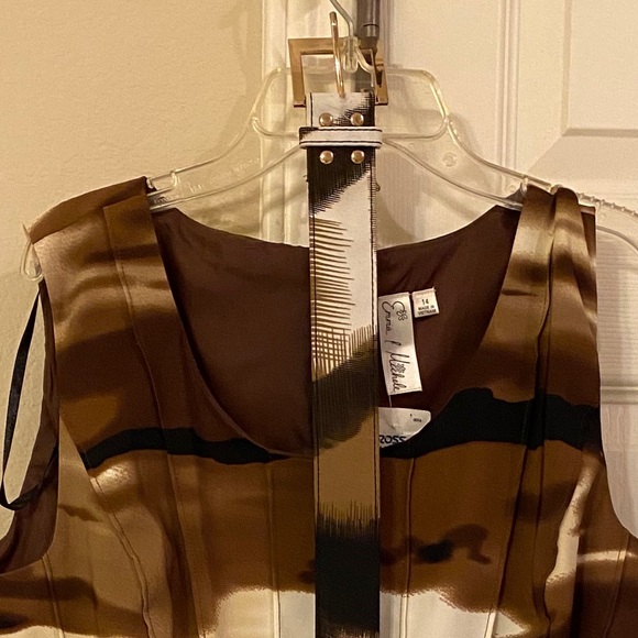 Dress - Picture 2 of 3